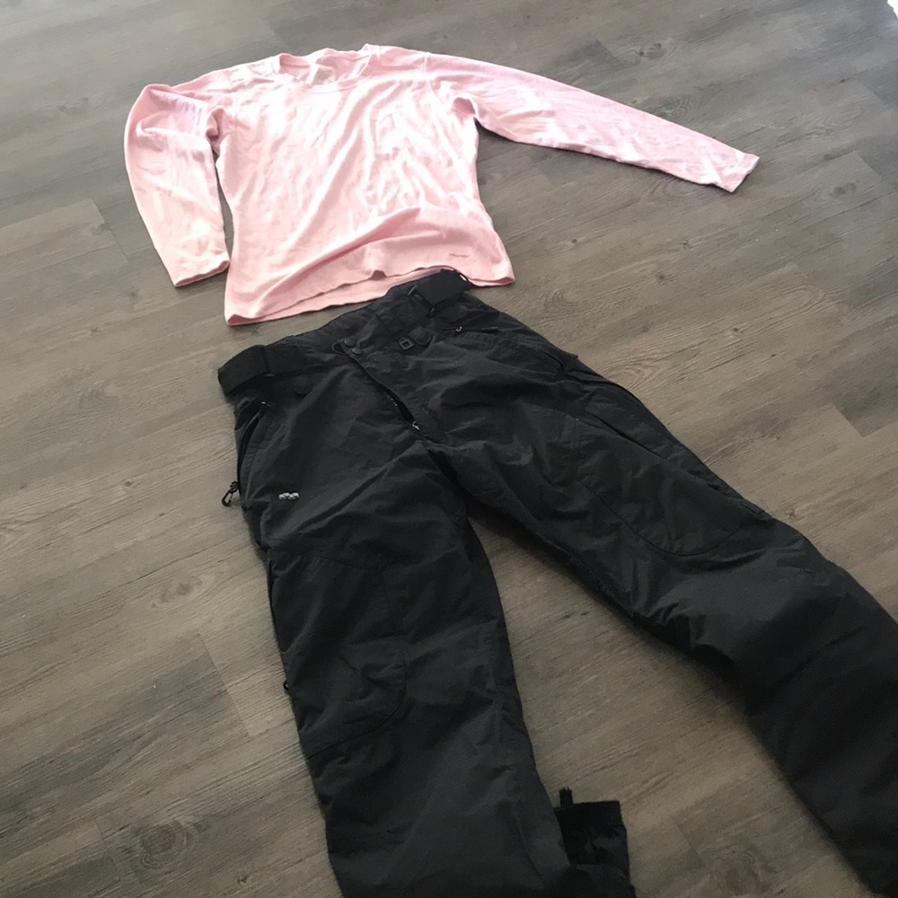Women’s Foursquare ski pants.